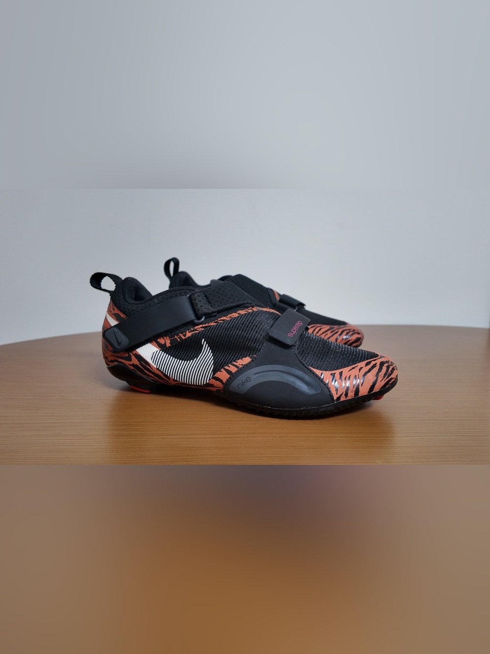 Nike SuperRep Cycle Tiger Womens 10 Indoor Cycling Shoes CJ0775-018 Black Orange